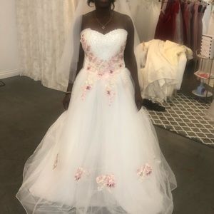 Wedding dress wore once(just tried on)